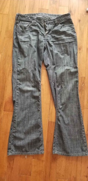 Pantalons jeans, chemises, chandails