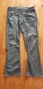 Pantalons jeans, chemises, chandails